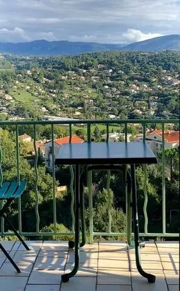 Büyük, Bir adet Çift Kişilik Yataklı, Panoramik Manzaralı