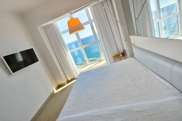 Junior Tek Büyük Yataklı Oda