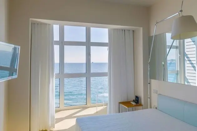 Junior Tek Büyük Yataklı Oda