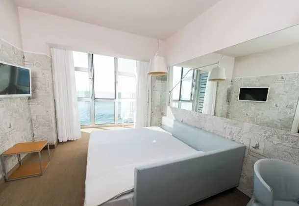 Junior Tek Büyük Yataklı Oda