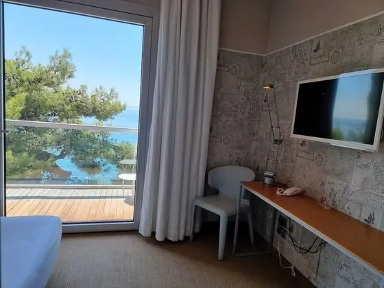 Junior Tek Büyük Yataklı Oda