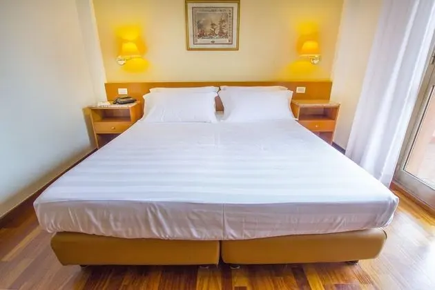 Comfort Tek Büyük Yataklı Oda