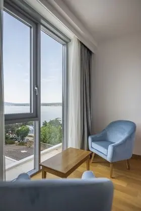 Superior Tek Büyük veya İki Ayrı Yataklı Oda, Kısmi Deniz Manzaralı