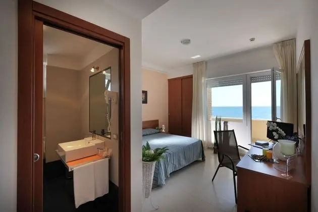 Standard Tek Büyük veya İki Ayrı Yataklı Oda, Balkon