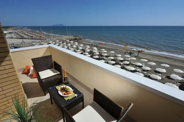 Superior Tek Büyük veya İki Ayrı Yataklı Oda, Deniz Manzaralı