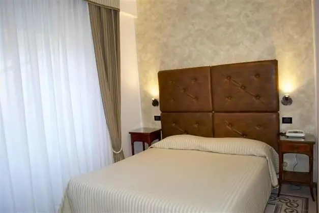 Economy Tek Büyük Yataklı Oda