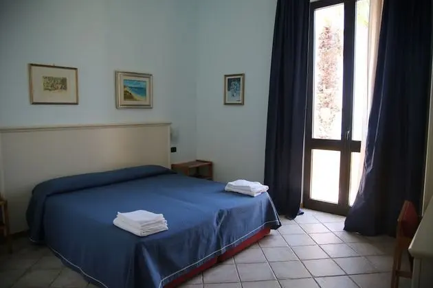 Üç Kişilik Oda