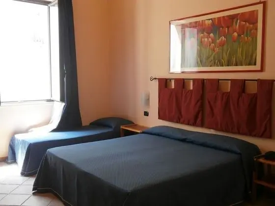 Üç Kişilik Oda