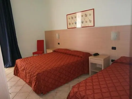 Üç Kişilik Oda