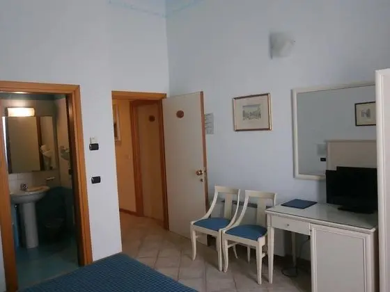 Üç Kişilik Oda