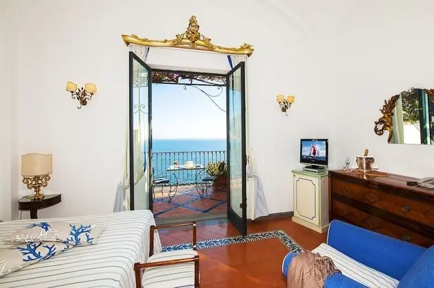 Superior Tek Büyük Yataklı Oda, Balkon, Deniz Manzaralı
