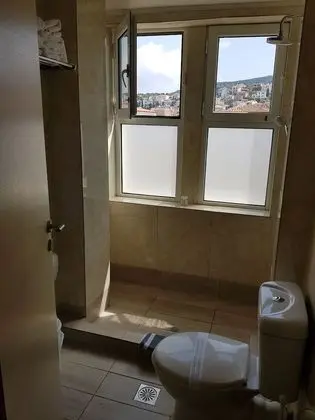 Üç Kişilik Oda