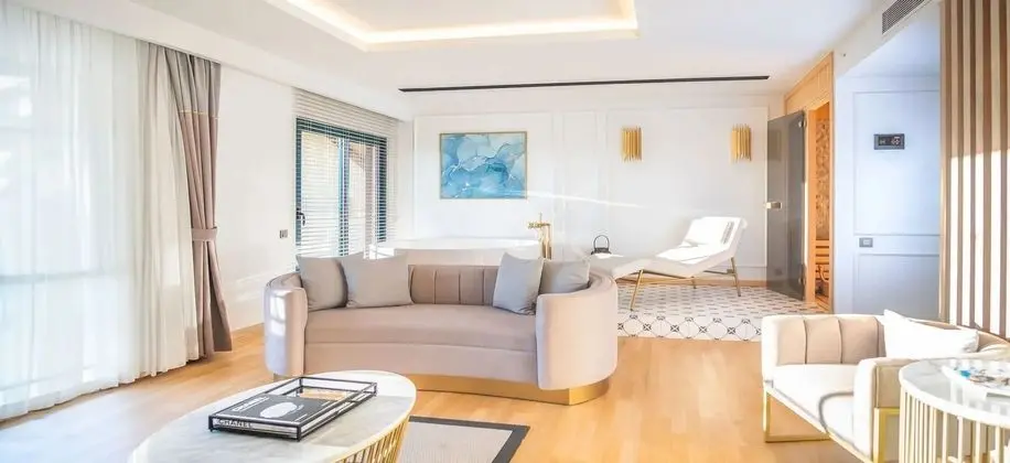 Jakuzili Saunalı Suite