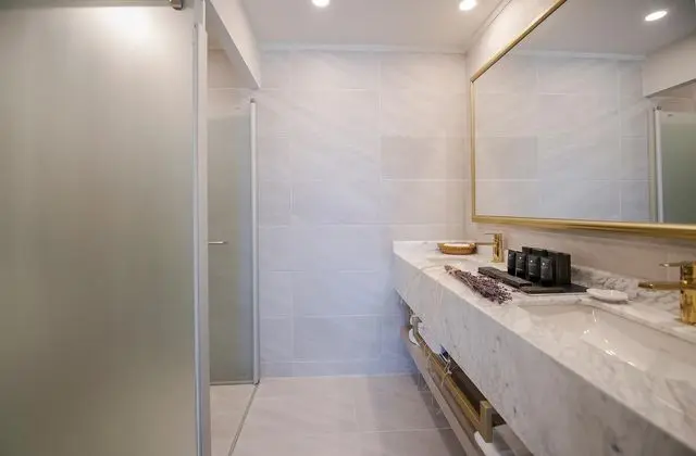 Suite Kara Manzaralı