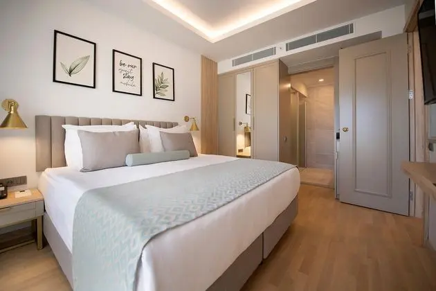 Suite Kara Manzaralı Oda