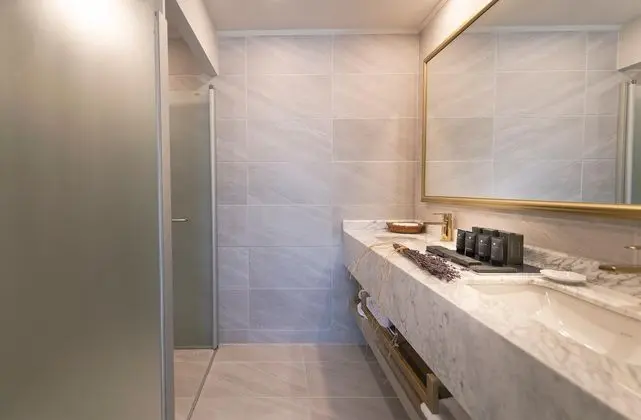 Suite Kara Manzaralı Oda