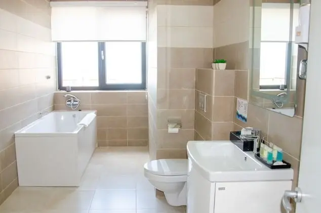 Senior Süit, Balkon, Kısmi Deniz Manzaralı