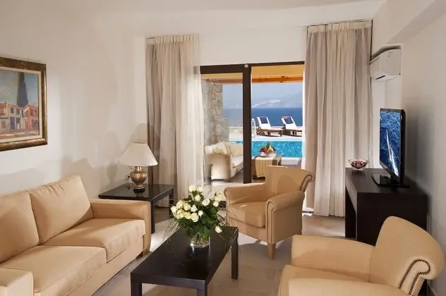 Suite with Sea View and Private Pool