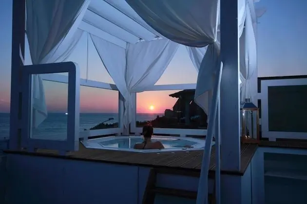 Junior Süit, 1 Büyük (Queen) Boy Yatak, Kişiye Özel Havuzlu, Deniz Manzaralı (Armony)