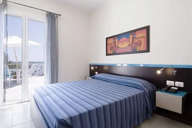 Junior Süit, 1 Büyük (Queen) Boy Yatak, Kişiye Özel Havuzlu, Deniz Manzaralı (Diamante)