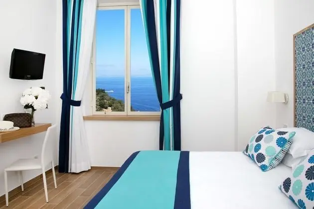Classic Tek Büyük veya İki Ayrı Yataklı Oda, Deniz Manzaralı