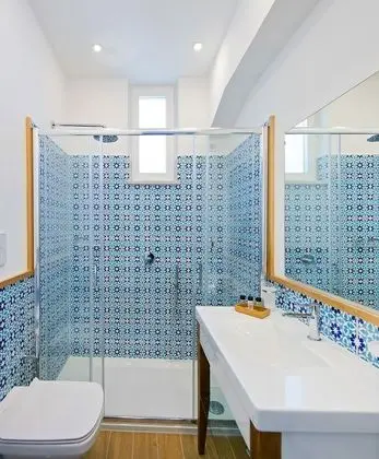 Deluxe Tek Büyük veya İki Ayrı Yataklı Oda, Veranda, Deniz Manzaralı