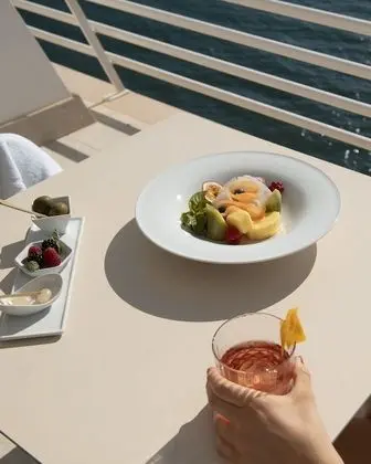 Superior Tek Büyük veya İki Ayrı Yataklı Oda, Teras, Deniz Manzaralı