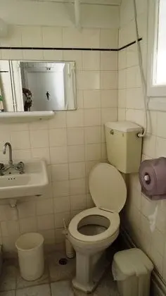 Tek Kişilik Oda, Ortak Banyo
