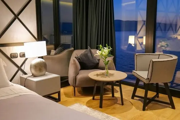 Deluxe Tek Büyük Yataklı Oda, Deniz Manzaralı