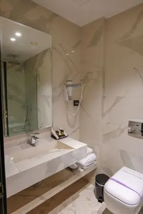 Deluxe Tek Büyük Yataklı Oda, Deniz Manzaralı