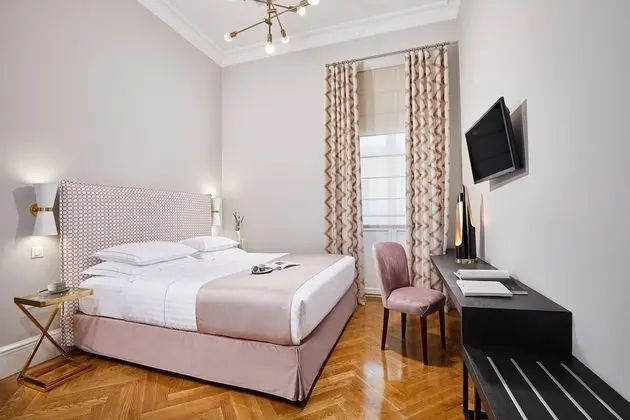 Standard Tek Büyük Yataklı Oda, Balkon (Back View)
