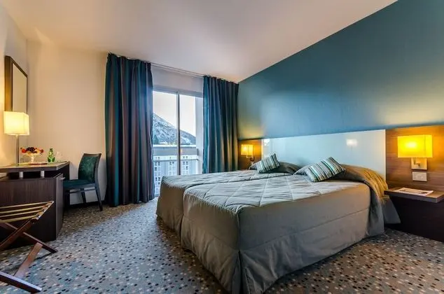 İki Ayrı Yataklı Oda, Dağ Manzaralı