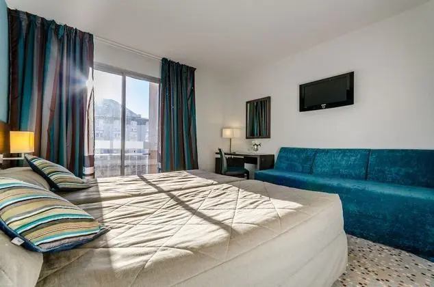 Üç Kişilik Oda, Dağ Manzaralı