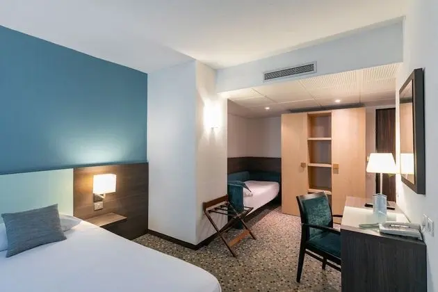 Üç Kişilik Oda, Dağ Manzaralı