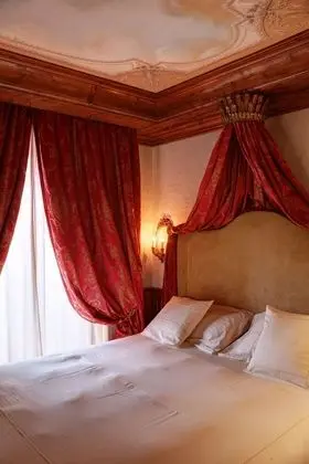 Romantic Tek Büyük veya İki Ayrı Yataklı Oda