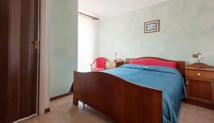 Standard Büyük Yataklı Tek Kişilik Oda