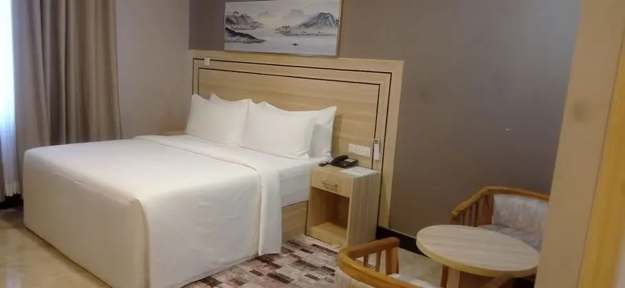 Deluxe Tek Büyük Yataklı Oda