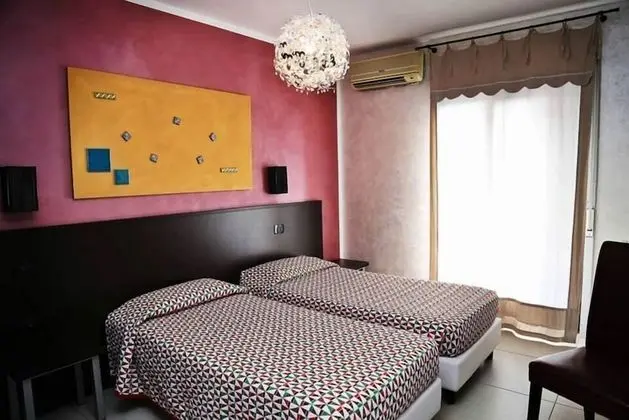 Basic Oda, 2 Tek Kişilik Yatak