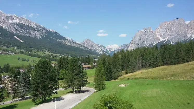 Junior Süit, Dağ Manzaralı (Executive CG)