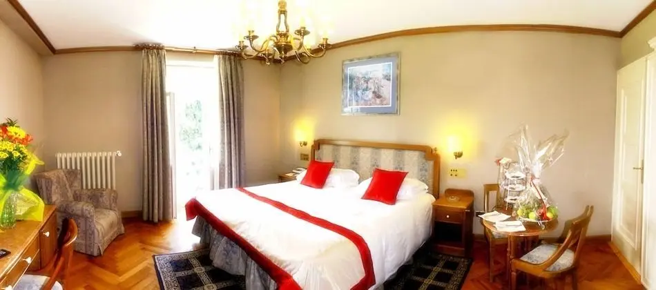 Standard Tek Büyük veya İki Ayrı Yataklı Oda, Balkon, Dağ Manzaralı