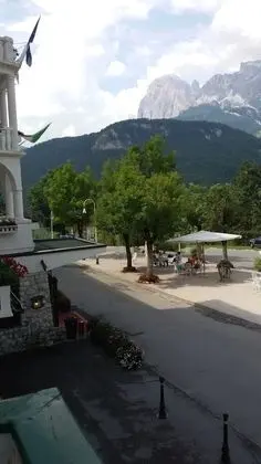 Standard Tek Büyük veya İki Ayrı Yataklı Oda, Balkon, Dağ Manzaralı