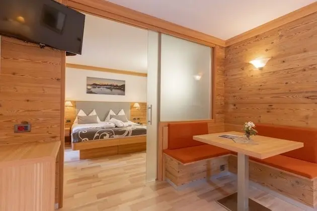 Family Oda, Bağlantılı Odalar