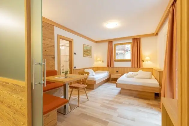 Family Oda, Bağlantılı Odalar