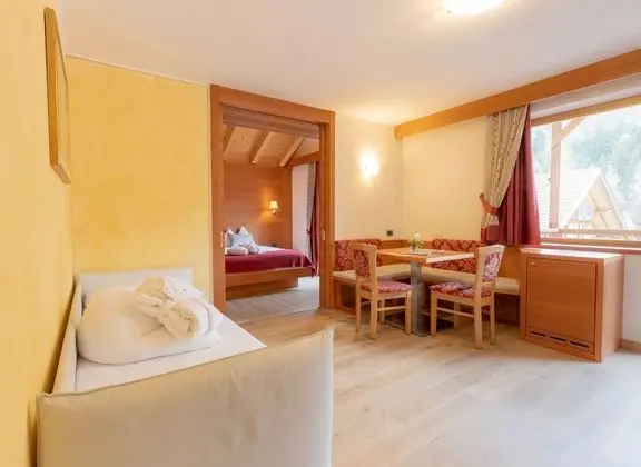 Family Oda, Bağlantılı Odalar