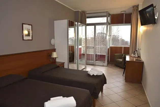 Üç Kişilik Oda