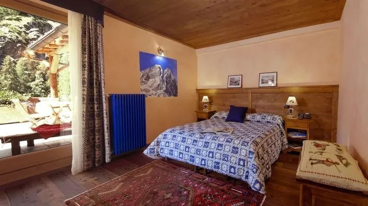 Tek Büyük veya İki Ayrı Yataklı Oda, Balkon, Manzaralı