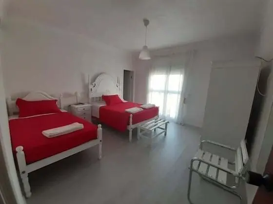 Üç Kişilik Oda