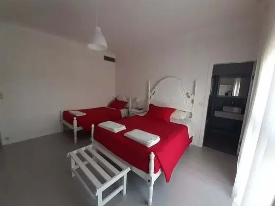 Üç Kişilik Oda