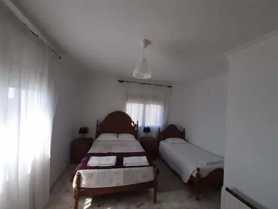 Üç Kişilik Oda