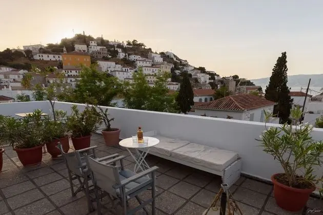 Tek Büyük veya İki Ayrı Yataklı Oda, Deniz Manzaralı